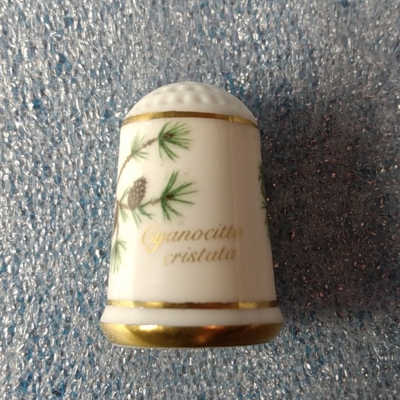 Franklin Porcelain 1979 Thimble Birds Flowers Blue Jay Cyanocitta Cristats - Picture 2 of 4
